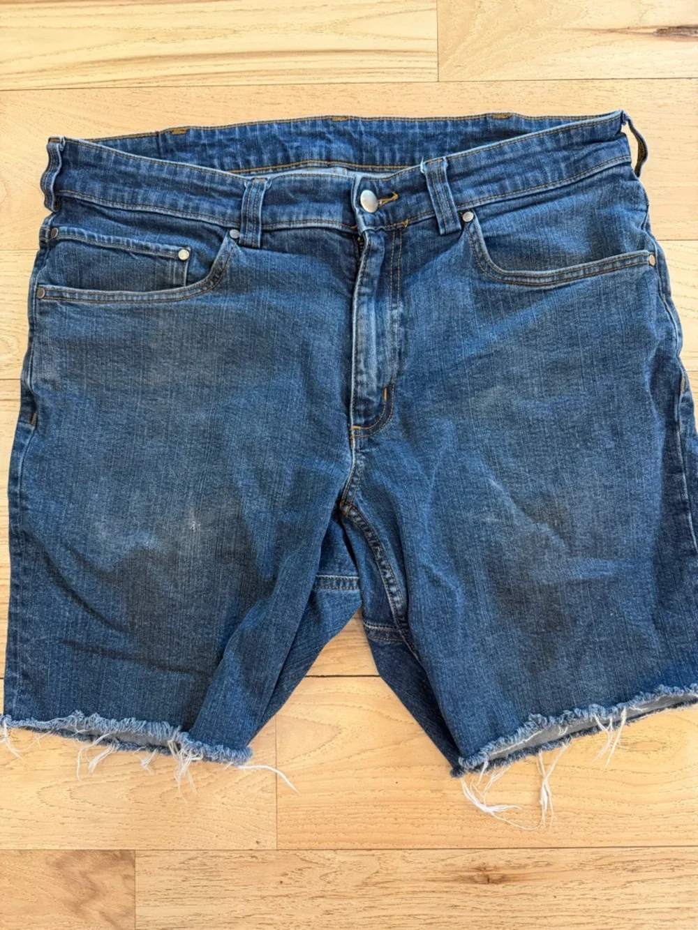 Duluth shorts size 34